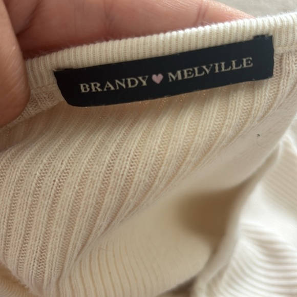 brandy melville cream sweater - Picture 3 of 3
